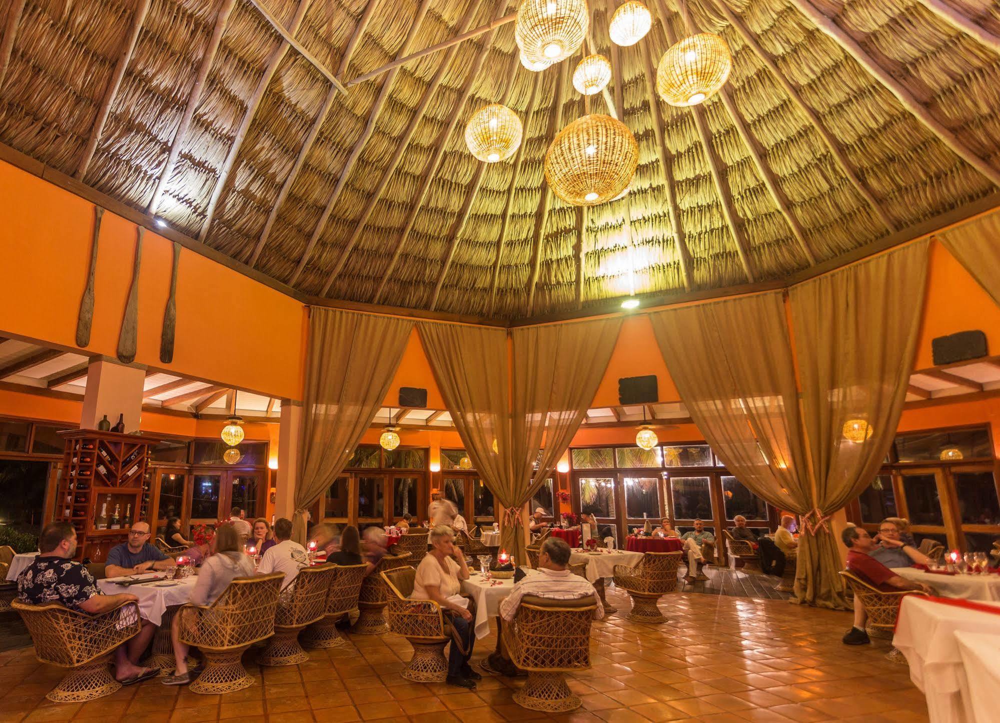 Almond Beach Resort At Jaguar Reef Hopkins Kültér fotó