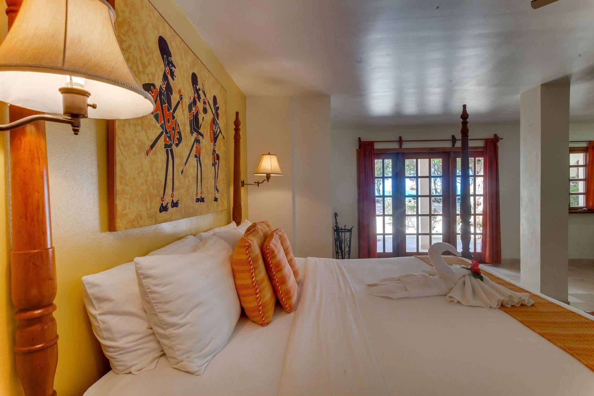 Almond Beach Resort At Jaguar Reef Hopkins Kültér fotó